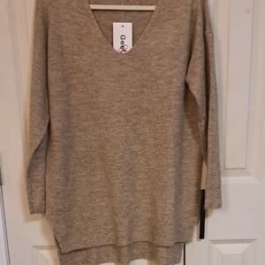 NWT Elegant Beige V-Neck Sweater by GeBe